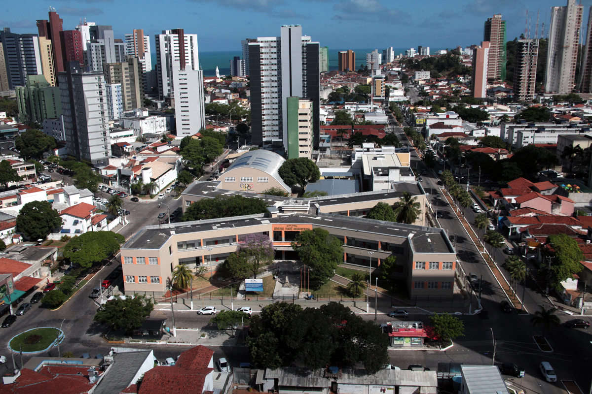 Governadora entrega reforma do colégio Atheneu